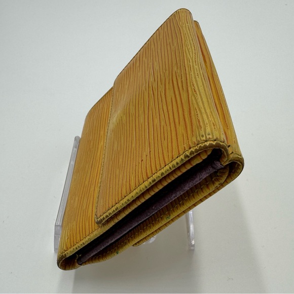 🚨SOLD🚨Authentic Louis Vuitton Portefeuille Epi Elise Trifold Wallet - Picture 4 of 7